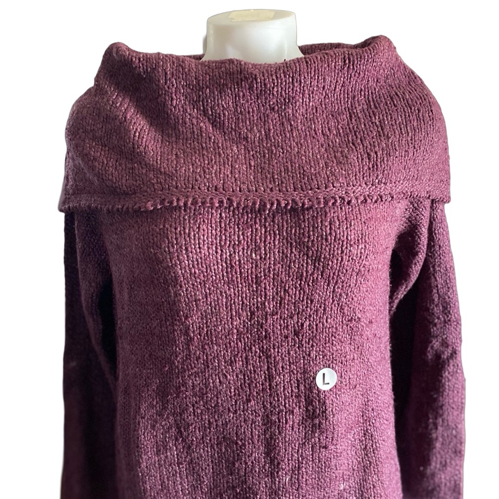 Vintage NWOT. RARE Elegant Burgundy Knit Sweater
